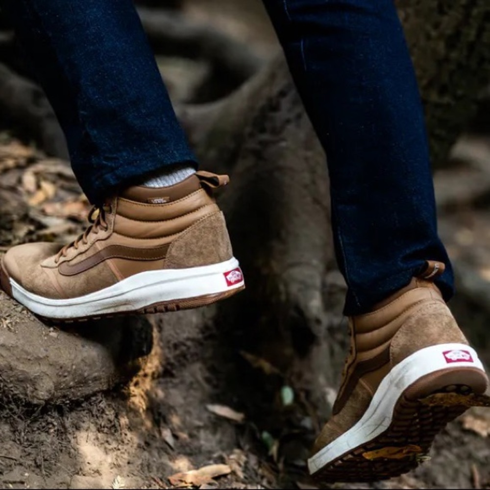Vans UltraRange Hi DL MTE in Chipmunk